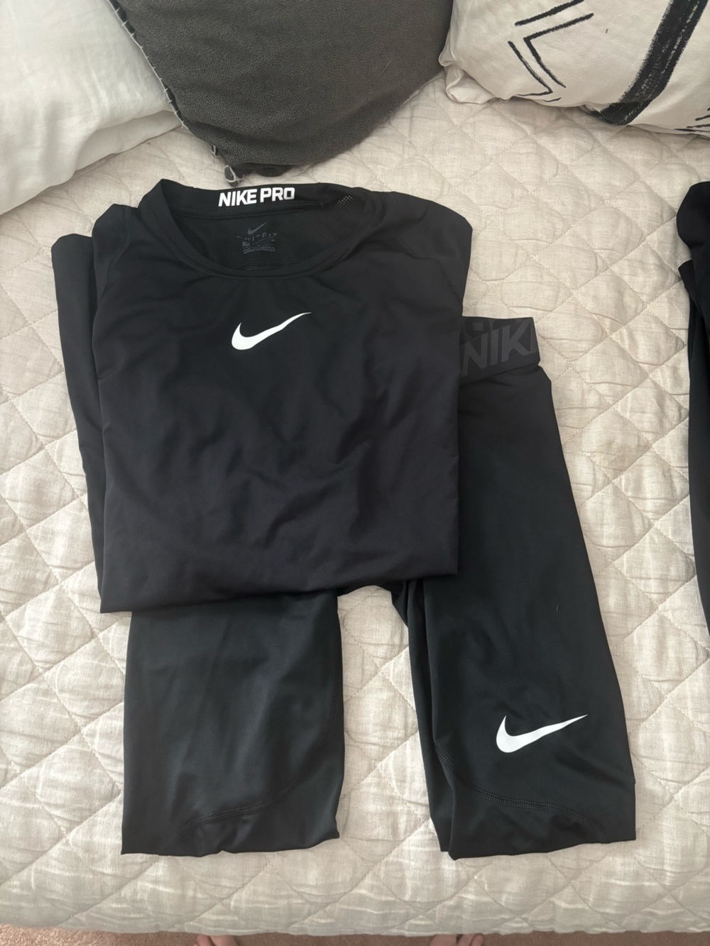 2 of 2 - Nike Pro Dri-FIT Performance Top and Fitness tights